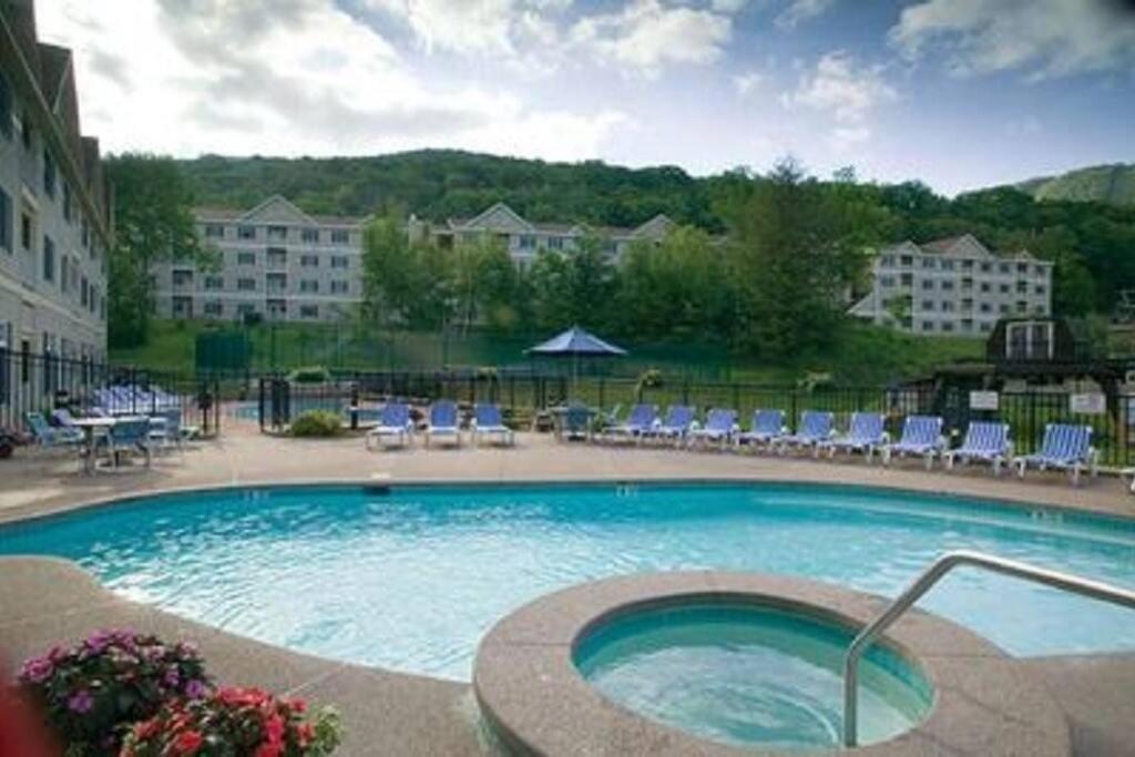 Ski On Off 1Br Suite 1St Flr Sleeps 4 Jiminy Peak Hancock Buitenkant foto